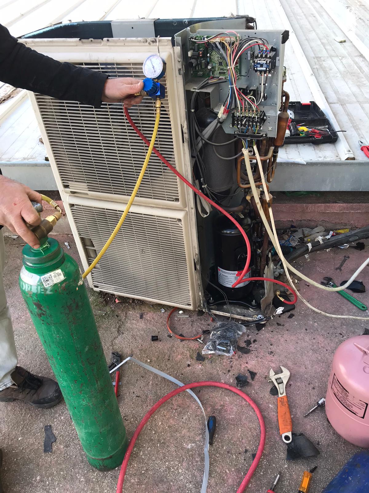 Klima Dış Ünite Kopresör Değişimi ve Test Gazı Basımı